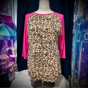 🚨 LuLaRoe Brand Leopard Raglan Top – Size XL – NWOT